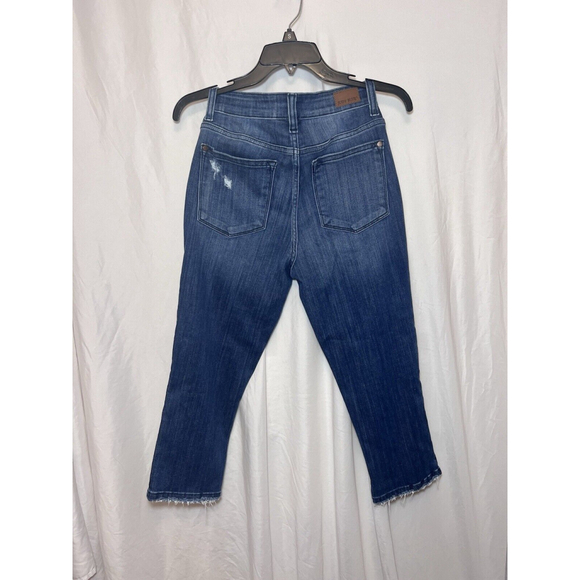 Judy Blue Skinny Fit Capri - 5/27 - Distressed - Picture 5 of 6
